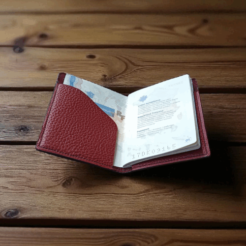 Protège passeport en cuir couleur bordeaux